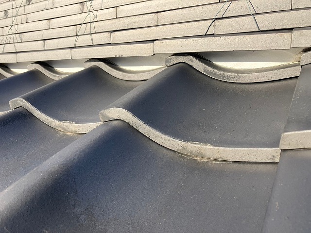 劣化した漆喰は定期交換が必要です